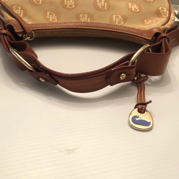 Dooney and Bourke purse - Picture 4 of 9